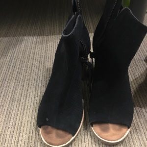 Black toms heels